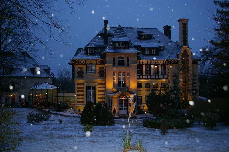 Le Chateau De La Tour Gouvieux Exterior foto